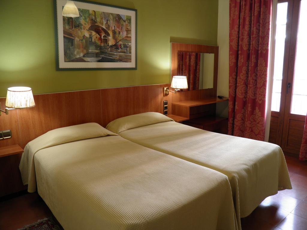 Hotel Europa Girona Room photo